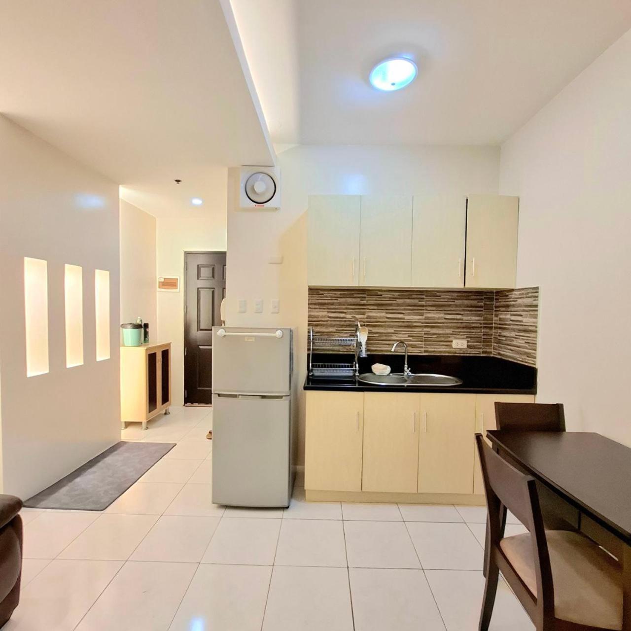 Manila Bayview Rental Exterior photo